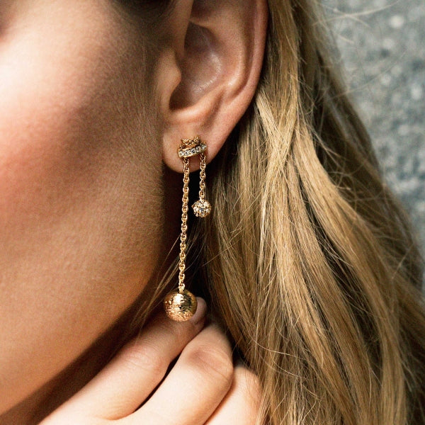 バランス ピアス