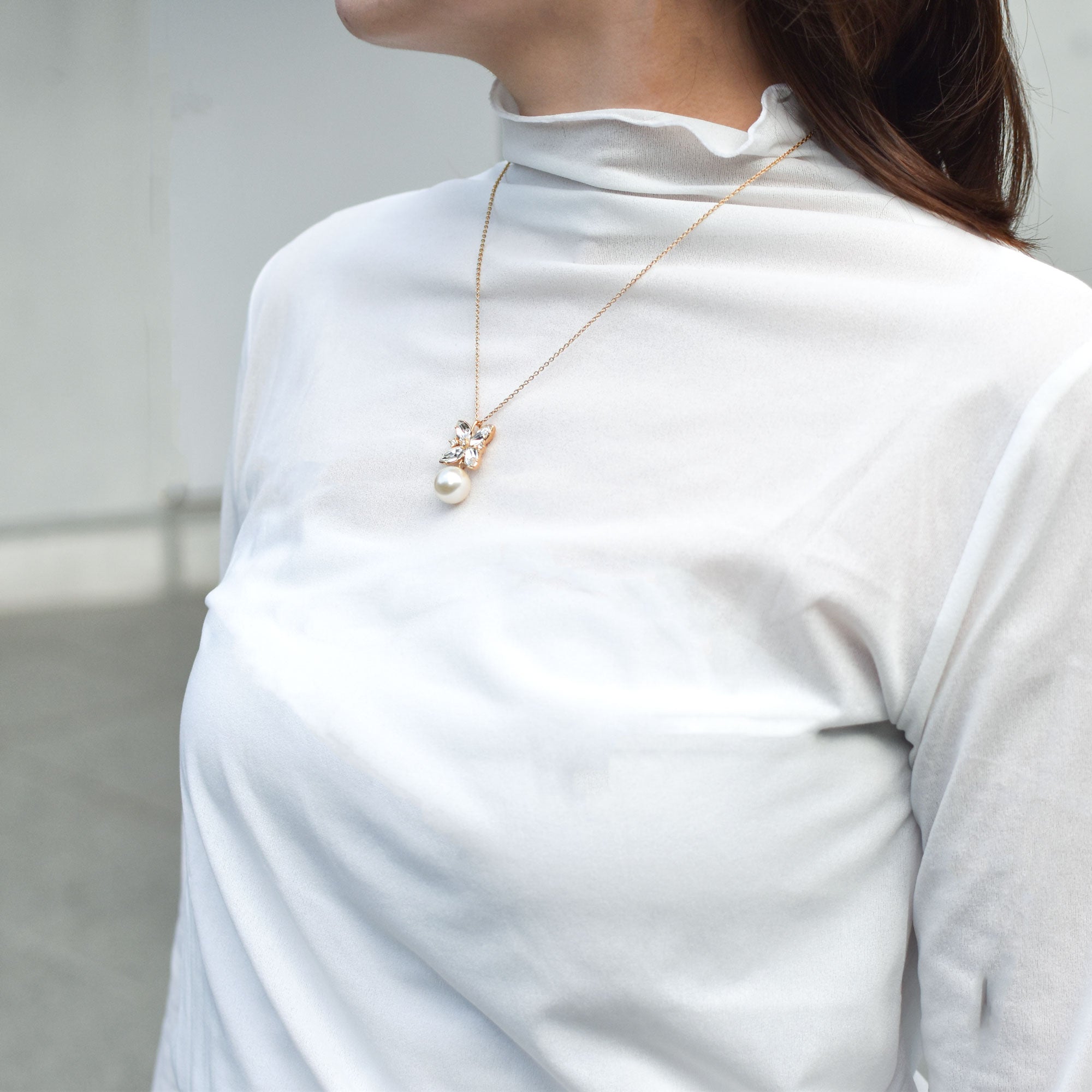 Perlene long necklace