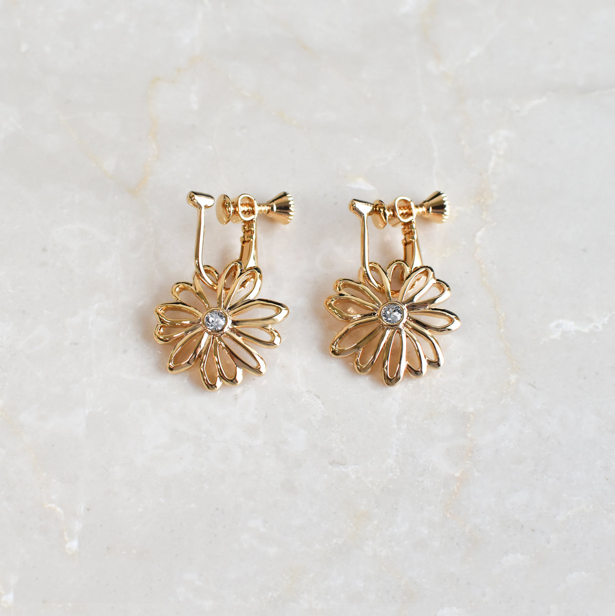 Airy Daisy Earrings