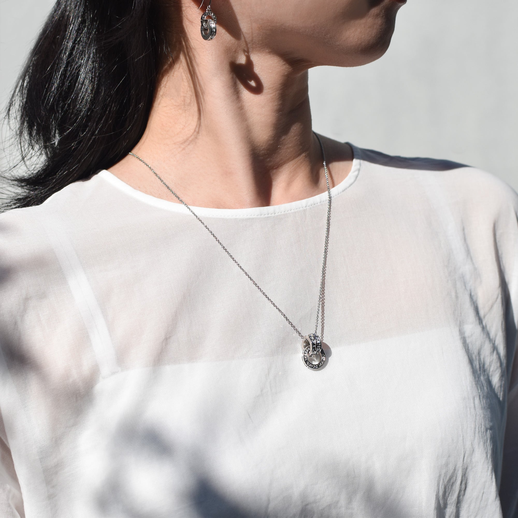 Vertical Miss Matte Clear Necklace