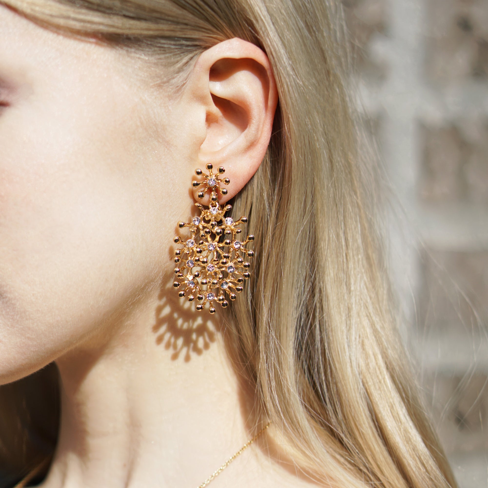 ブリリア オーバルイヤリング