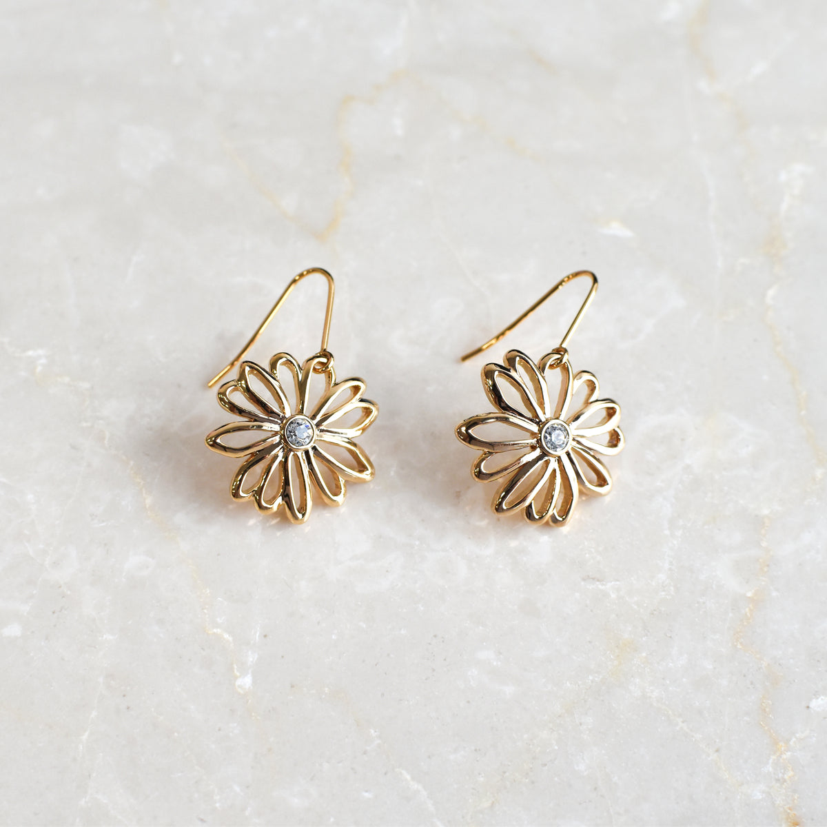 AIRY DAISY Pierced Earrings