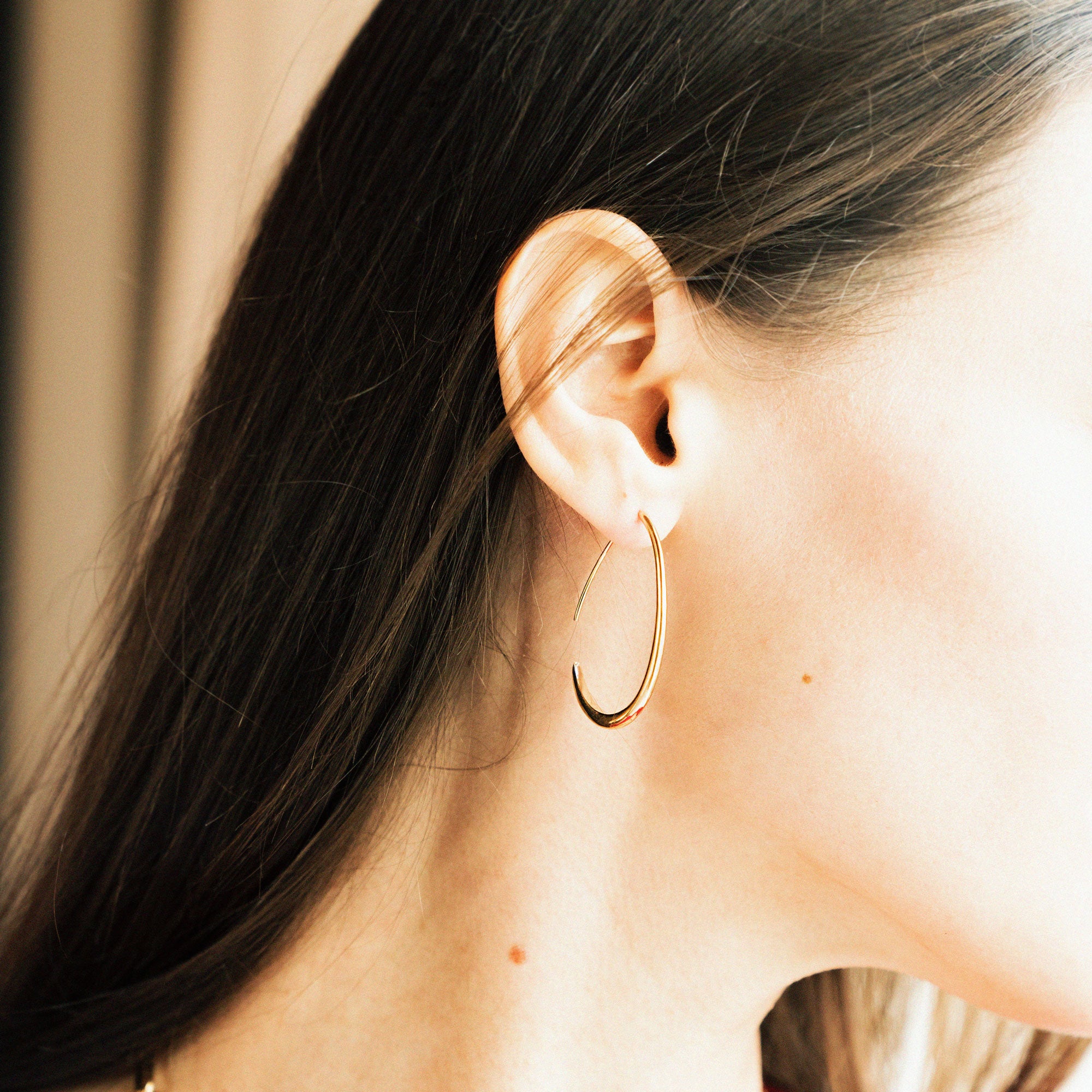 Tresor oval hoop earrings