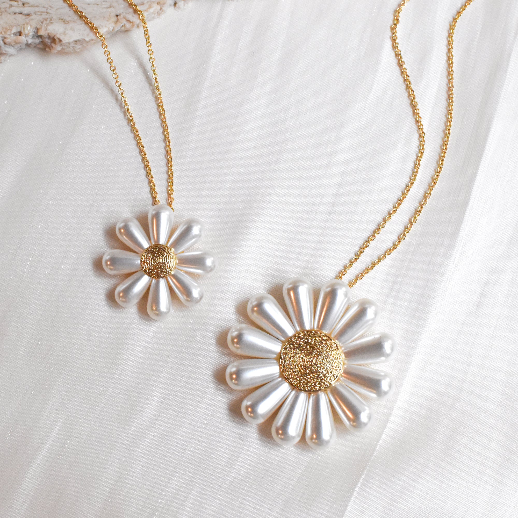 Daisy Necklace I