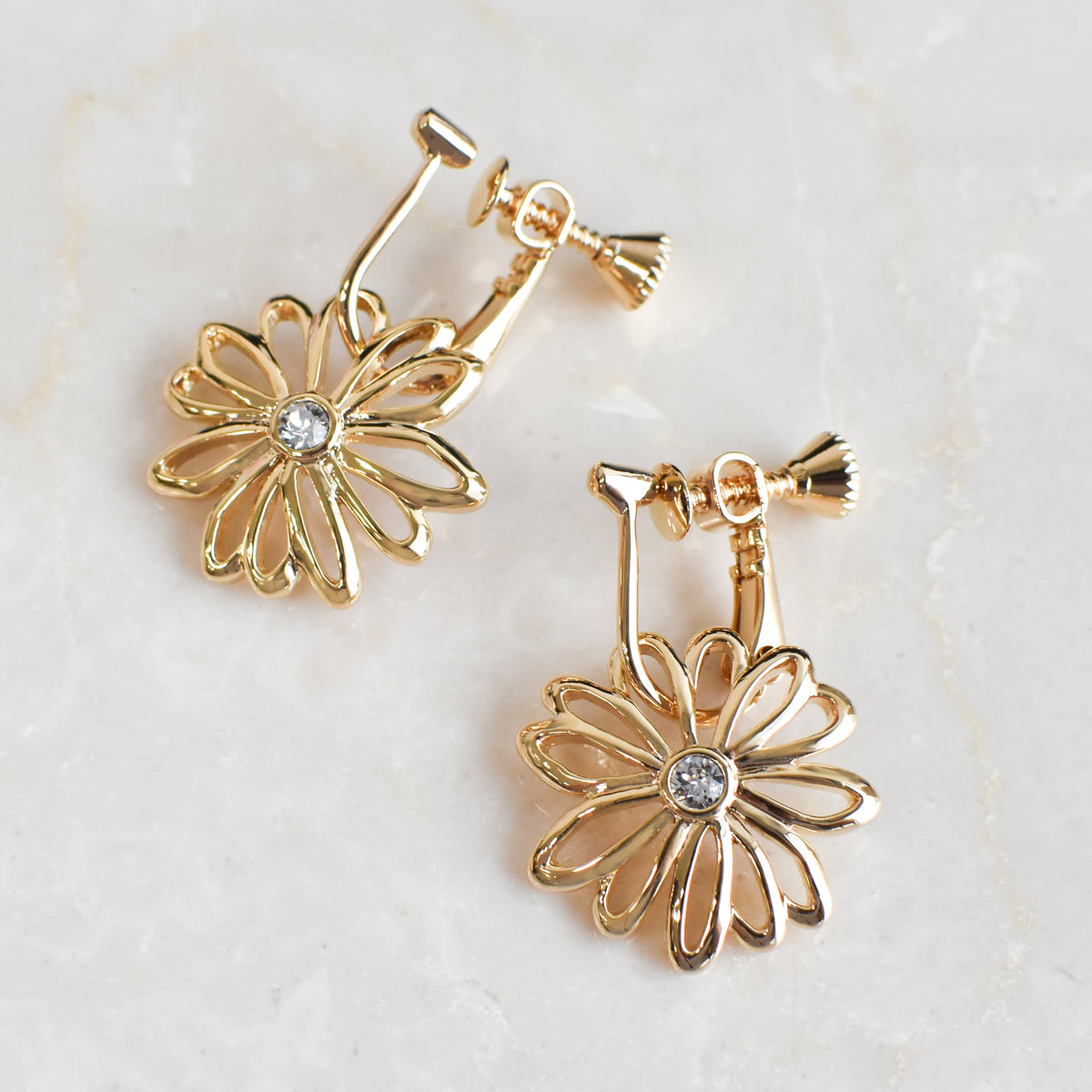 Airy Daisy Earrings