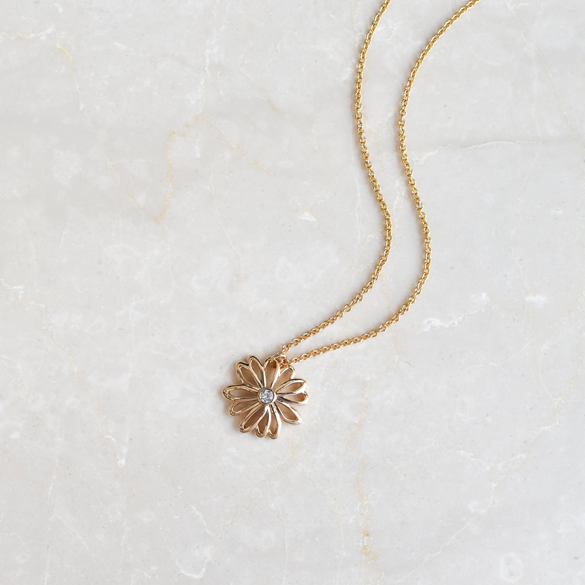 Airy Daisy Long Necklace
