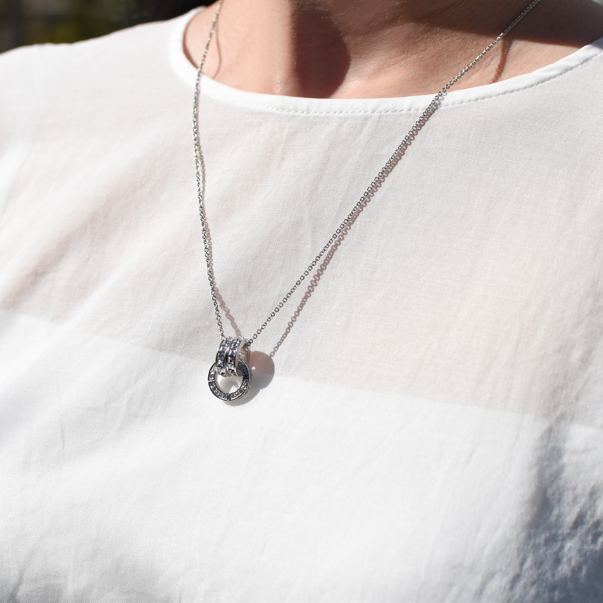Vertical Miss Matte Clear Necklace