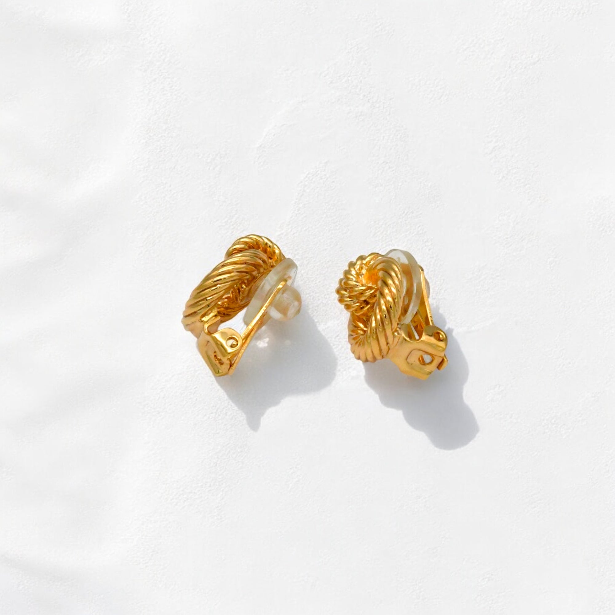 Tresor Monthly Round Earrings