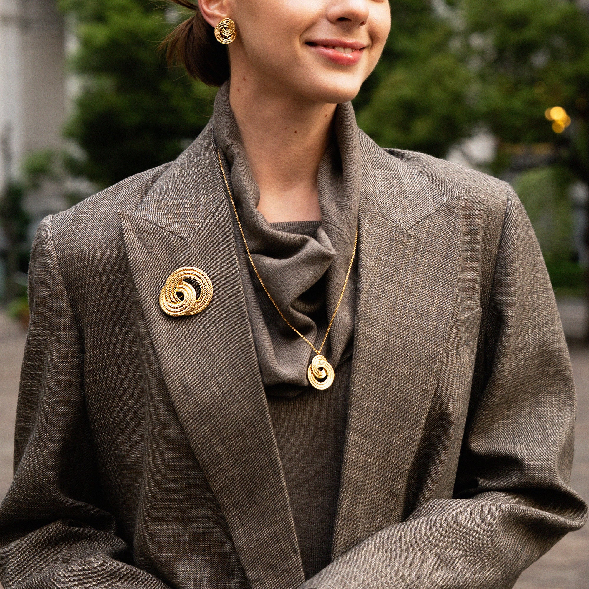 インタートワイン ブローチ