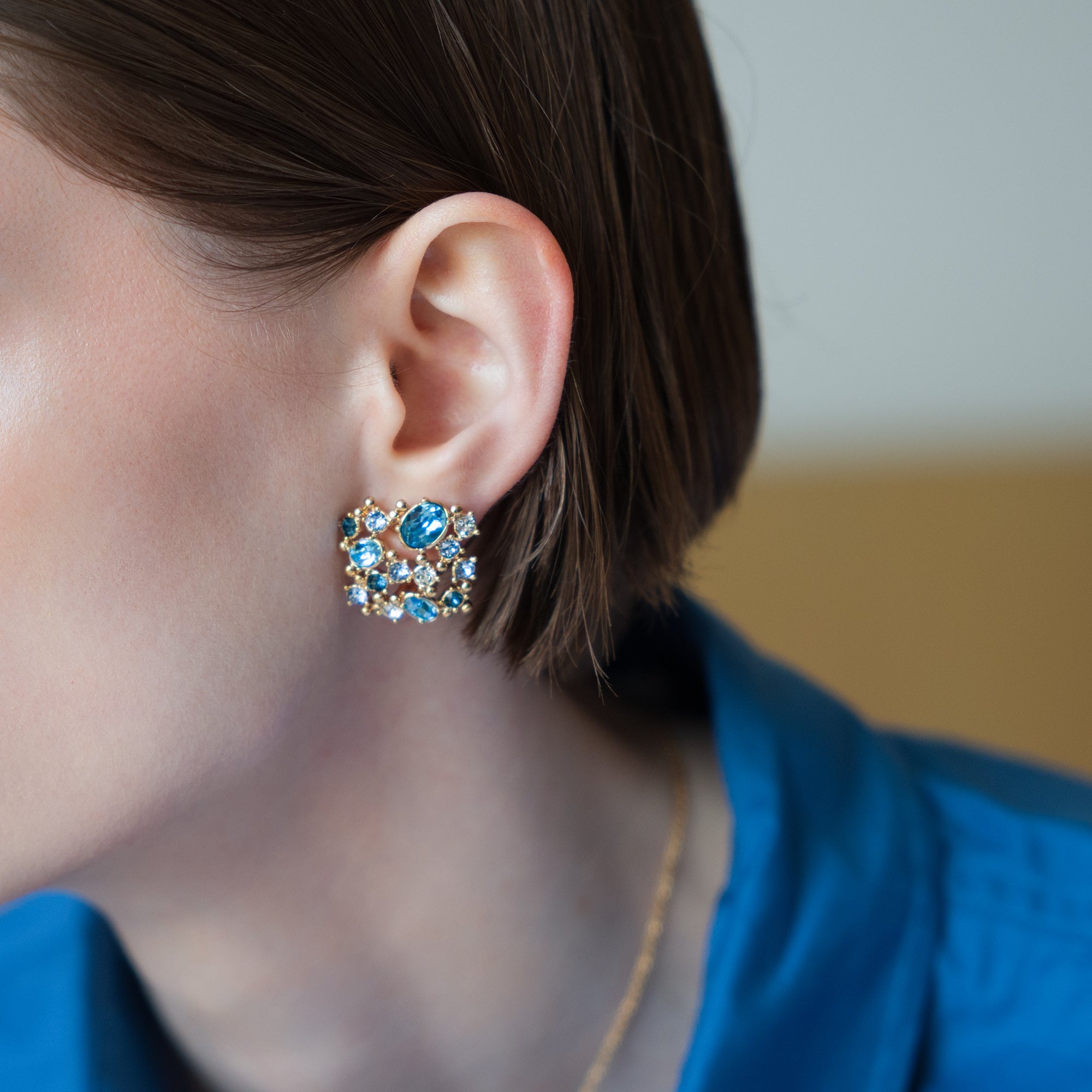 Couleur Bleue Clip Earrings